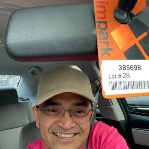 Meet your Posher, Dennis